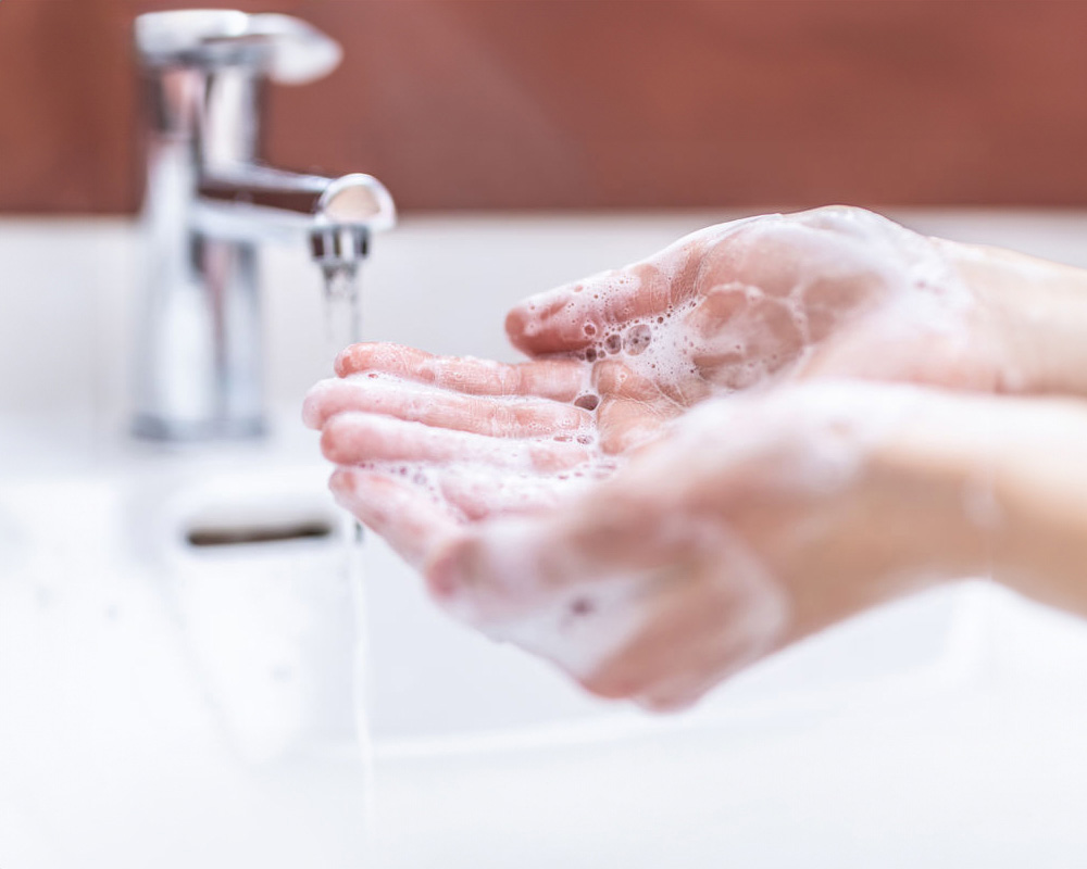 Schulspezifische Informationen wie z. B. Hygienerichtlinien finden Platz in einem individualisierten Schülerplaner.